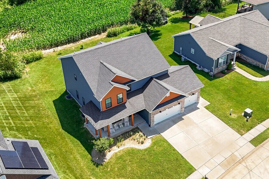 Building Photo - 748 Seagate Dr