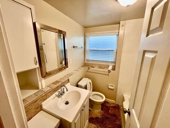 Building Photo - 2 bedroom 1 bathroom downtown Monterey apartment coming soon!