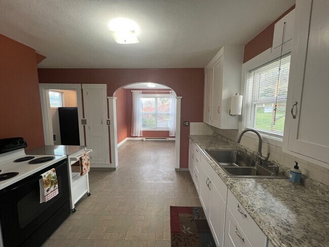 Building Photo - Beautiful views of Mt. Hood!