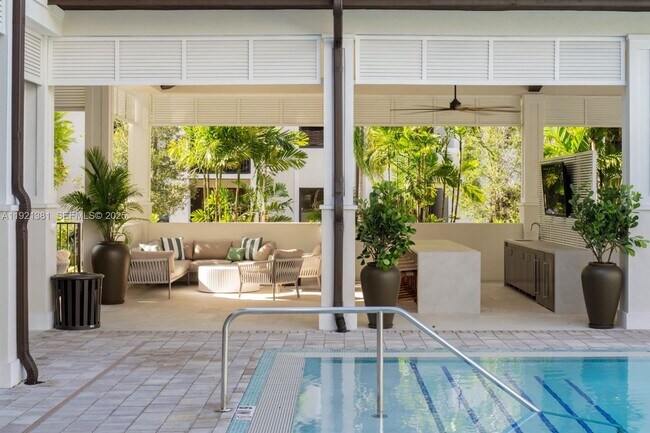 Building Photo - 1874 Heron Club Dr