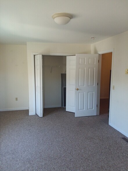 Building Photo - 70 Lamoille View Ln