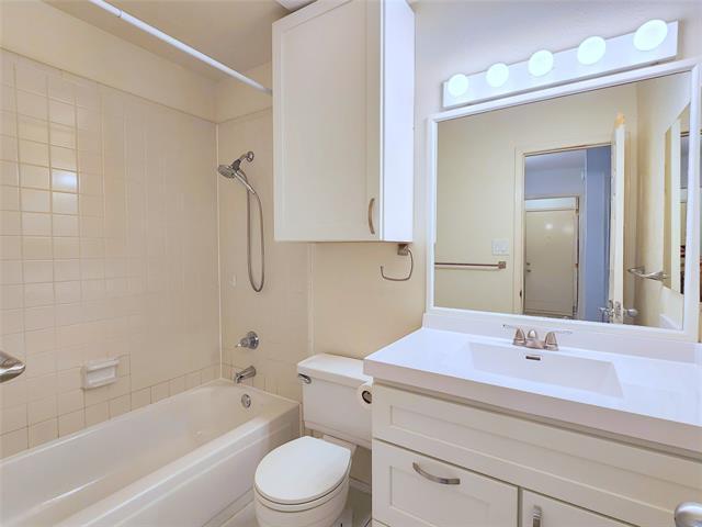Building Photo - 4144 Driscoll Dr