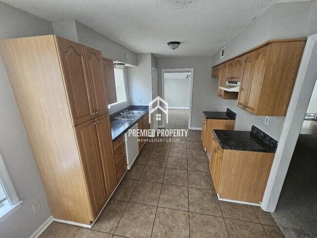 Building Photo - 6149 Raintree Dr