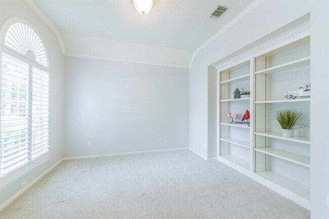 Building Photo - 14610 Farrawood Dr