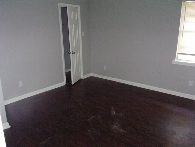 Building Photo - 5546 Apple Blossom Dr