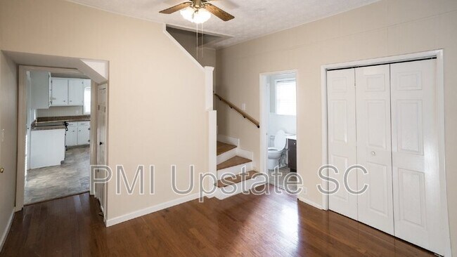 Building Photo - 68 Smythe Ave