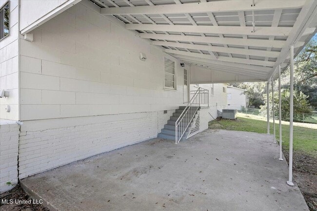 Building Photo - 324 Court St