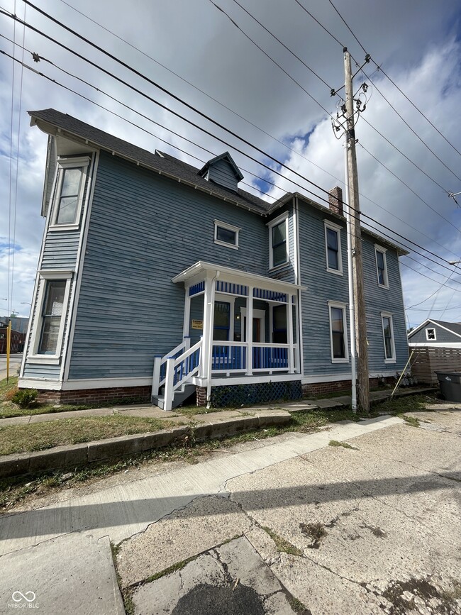 Building Photo - 412 E 16th St