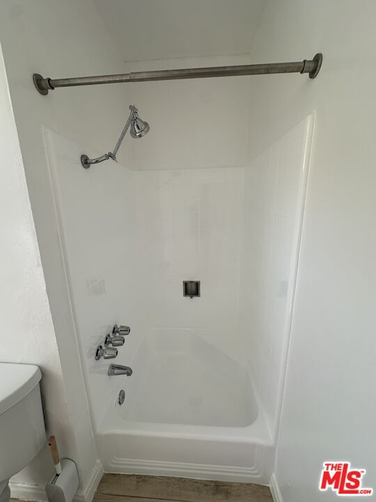 Building Photo - 1555 San Ysidro Dr