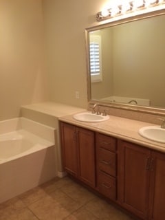 Building Photo - Valencia - Gorgeous 3 + 2.5 West Hills Condo