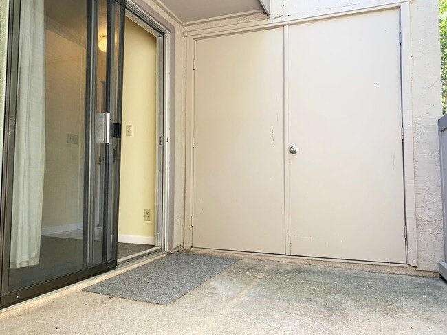 Building Photo - SUNNYVALE - Beautifully remodeled condomin...