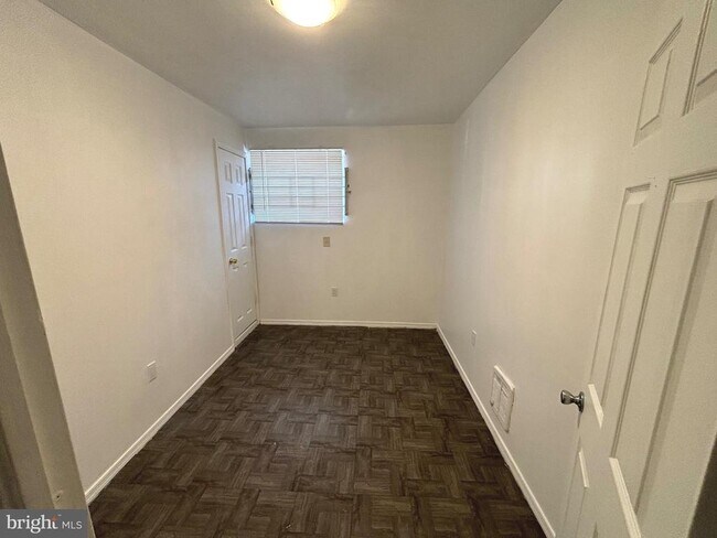 Building Photo - 401 W Wingohocking St