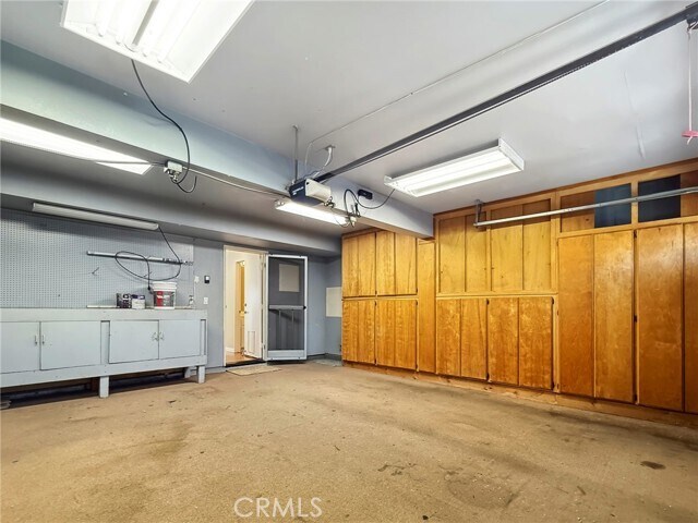 Building Photo - 6327 Gladiola Cir