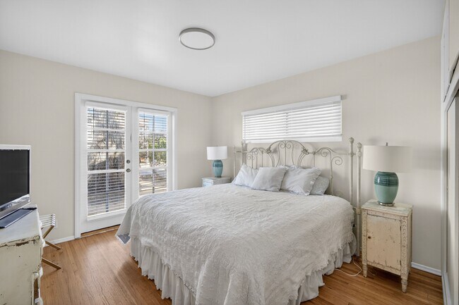 Building Photo - 237 Avenida Montalvo