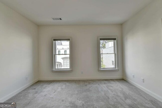 Building Photo - 3667 Peachtree Rd NE