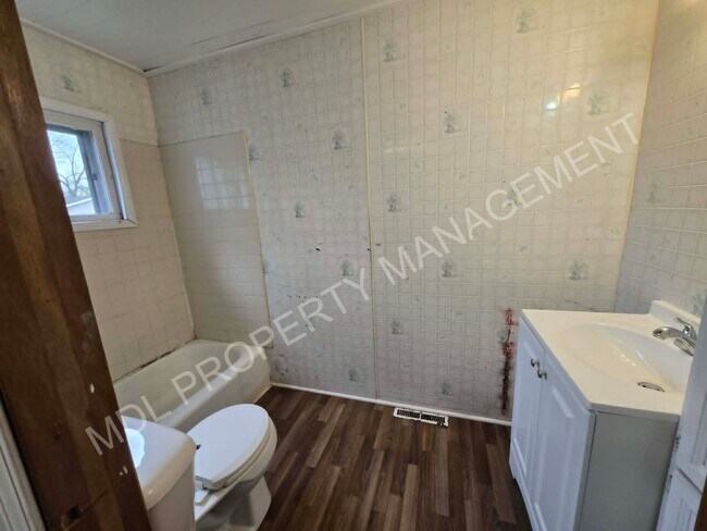 Building Photo - Spacious 3-Bedroom Home in Saginaw