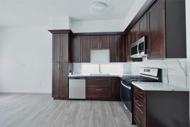 Building Photo - 113 Bolden St