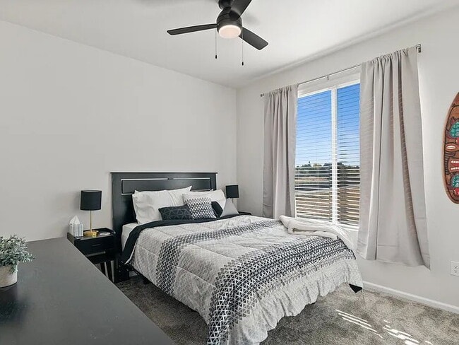 Building Photo - Stunning 3 bedroom, 2.5 bathroom home. New...