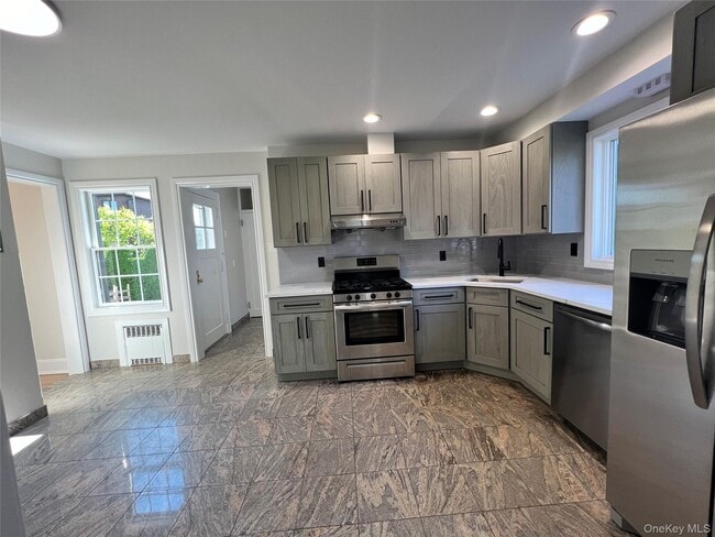 Building Photo - 14-30-30 160th St