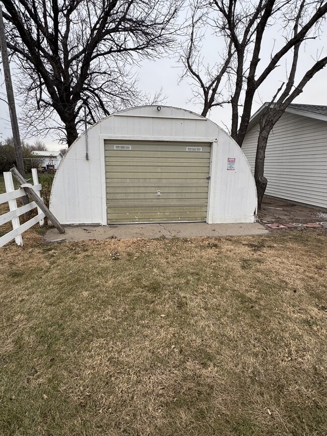 Building Photo - 75192 County Rd 433