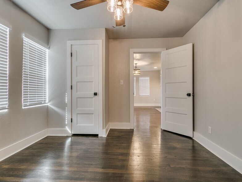 Front bedroom - 1121 NW 43rd St