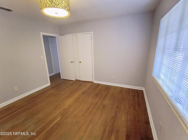 Building Photo - 3018 Oak St