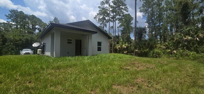 Building Photo - Great Location  2/1 Single Family Home