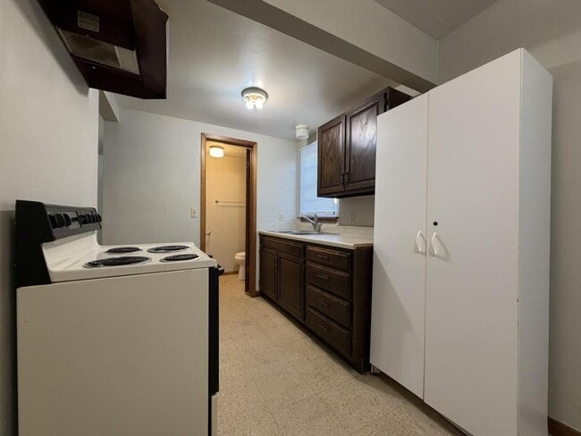 Building Photo - 7 N Severance St