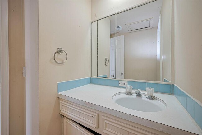 Building Photo - 4726 N Cashel Cir
