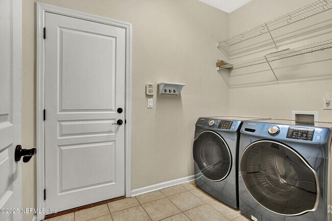 Building Photo - 7963 Mt Ranier Dr