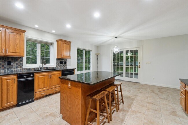Building Photo - 5279 Thames Ct