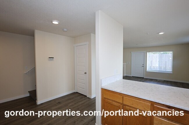 Building Photo - 5407 SE 121st Ave