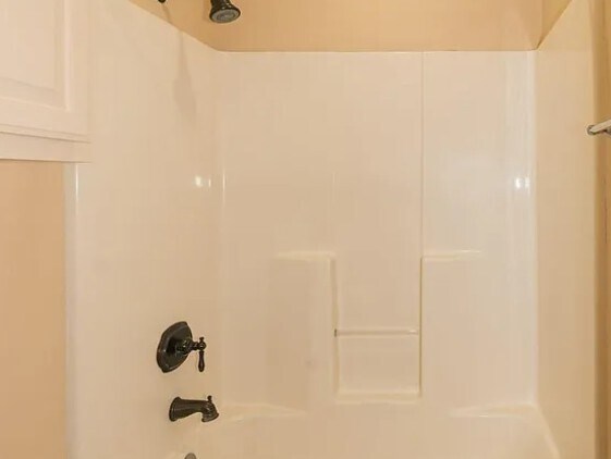 Building Photo - 7 Stonebrook Ct