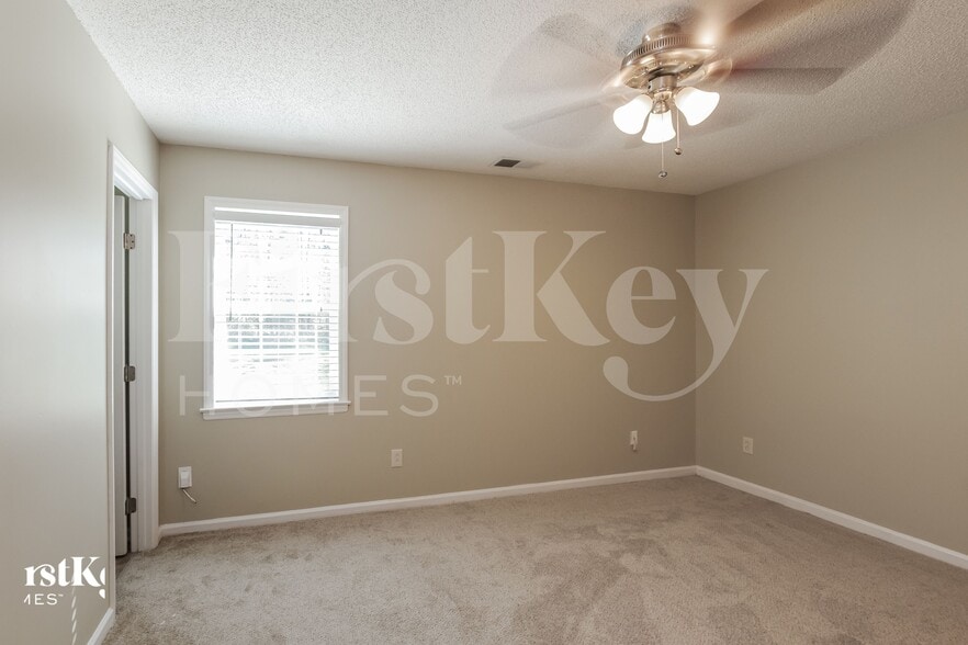 Building Photo - 3204 Faircroft Way