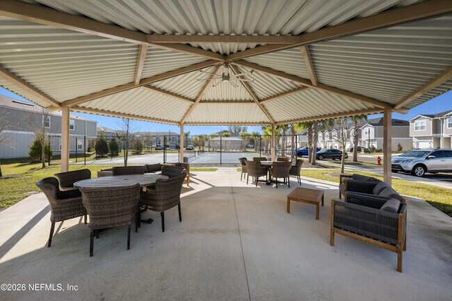 Building Photo - 78 Pamplona Dr