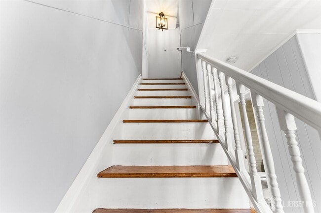 Building Photo - 14 Mayling Ct