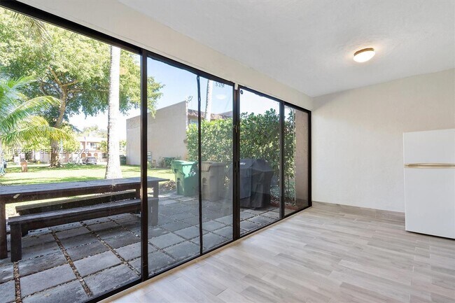 Building Photo - 48 Matador Ln