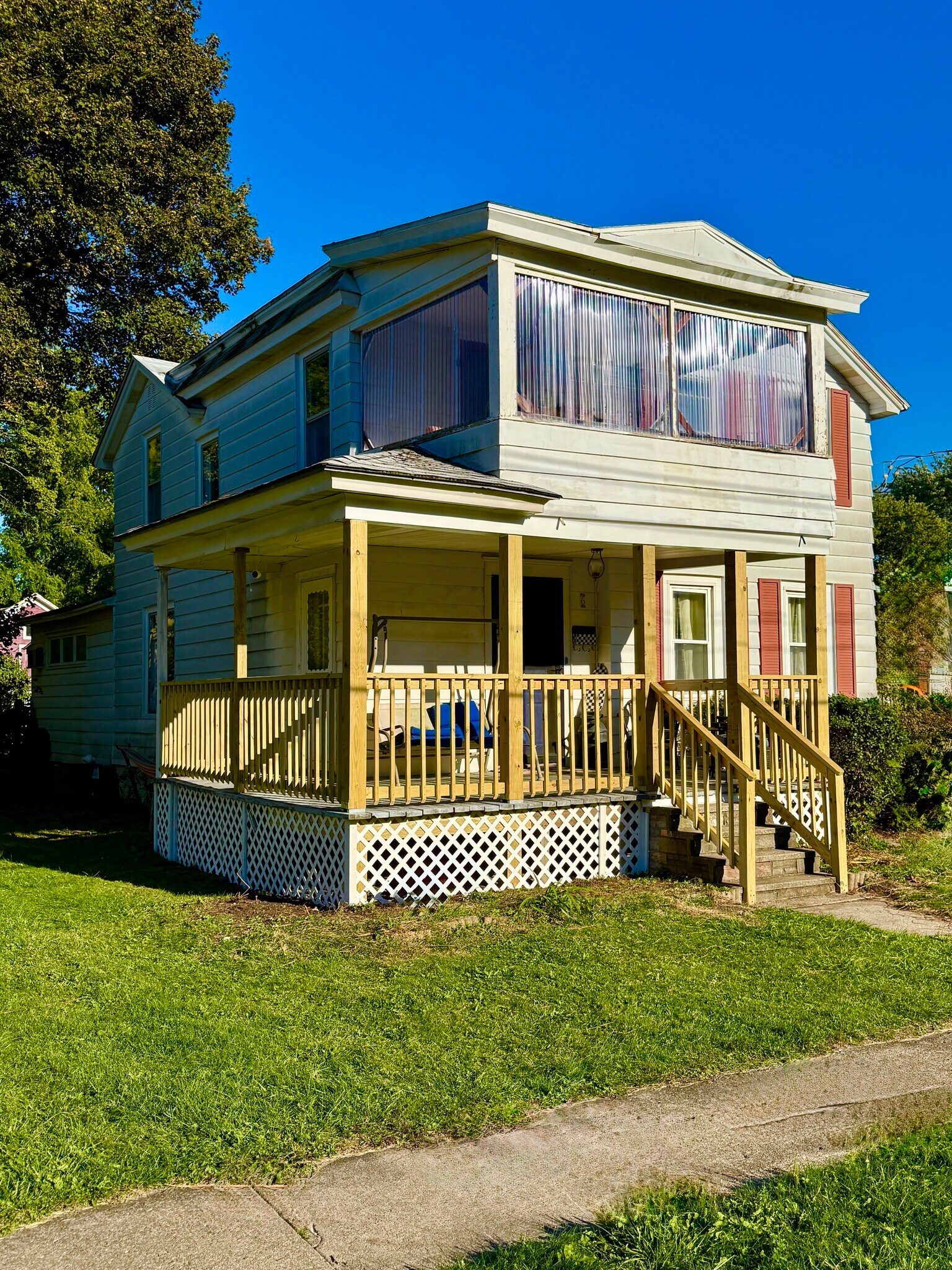 Building Photo - 6 Maple St
