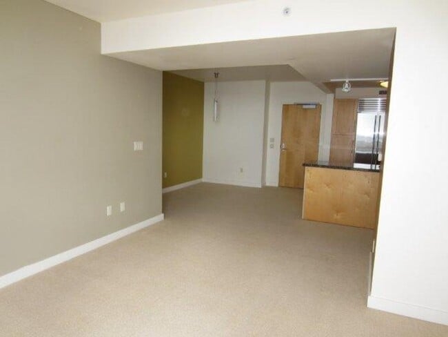 Building Photo - 2 BD / 2 BA Condo in Kakaako!