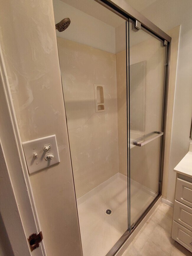 Building Photo - Silverdale Area Home