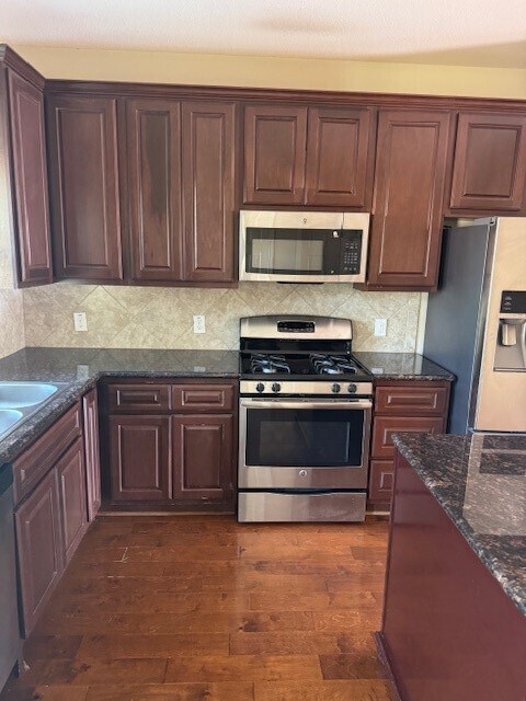 Building Photo - 5102 Pinemont Pl