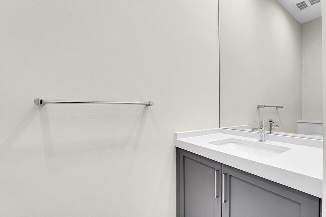 Building Photo - 13024 Feathering Wy