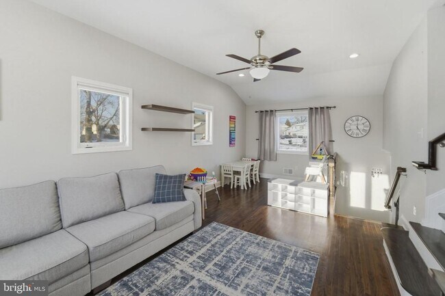 Building Photo - 38 Vine Way