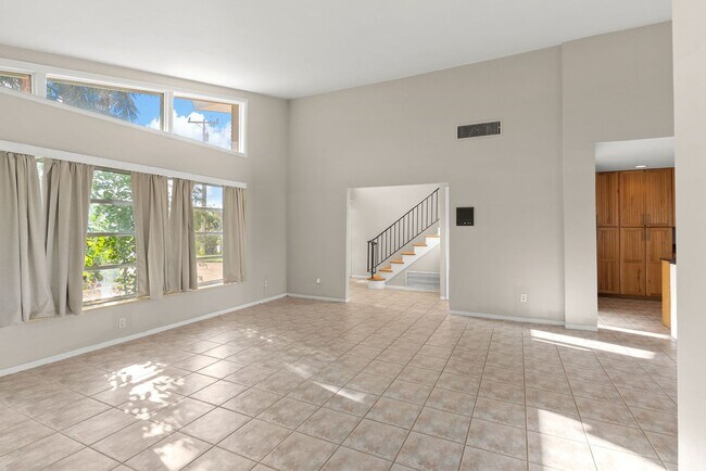 Building Photo - Waterfront 3 Bedroom in Yacht Club Estates