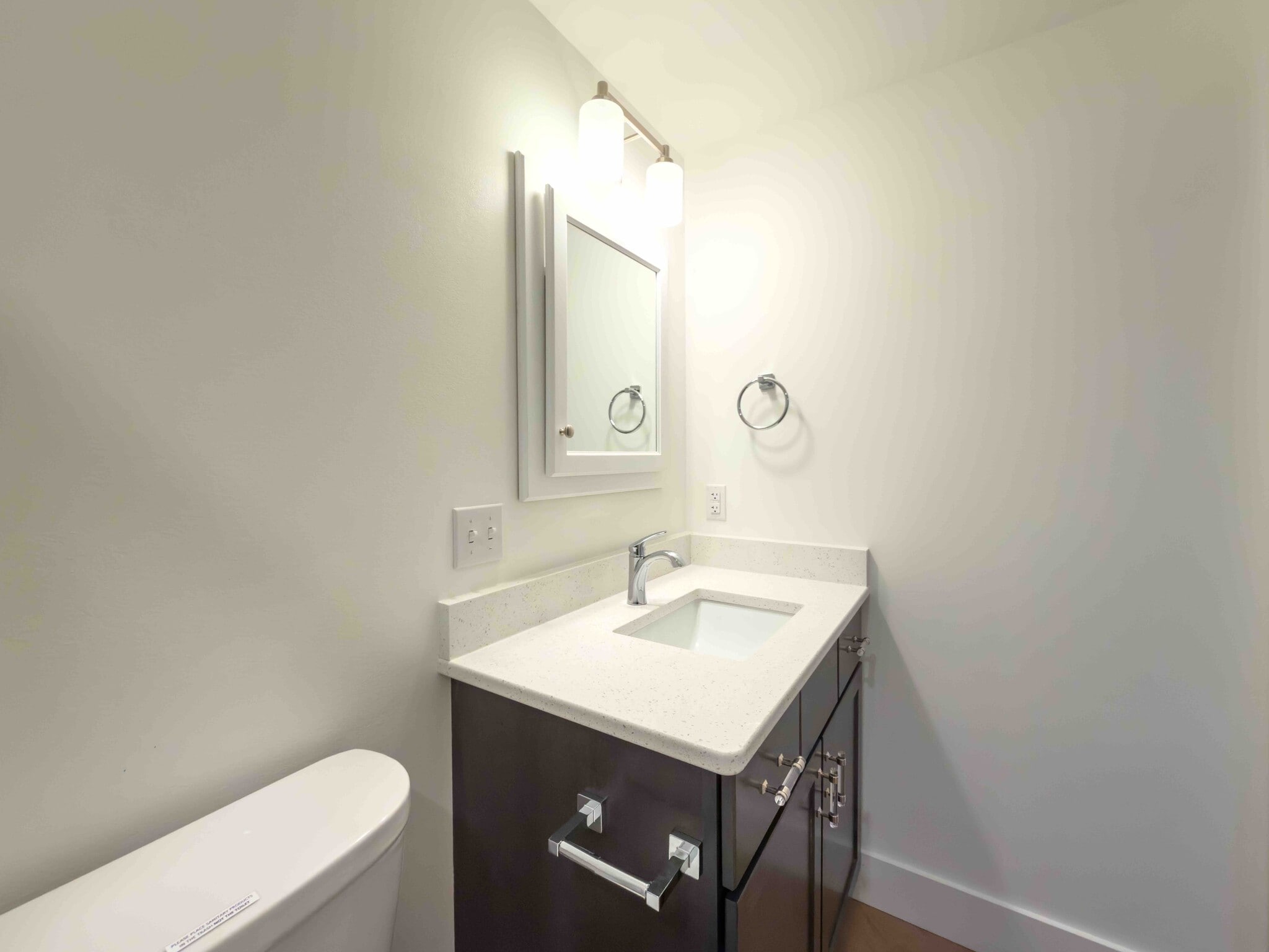 bathroom - 517 18th St