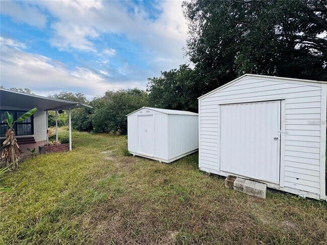 Building Photo - 2022 Edgewood Rd