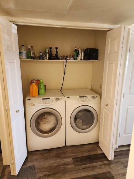 Building Photo - 2233 James Bilbray Dr