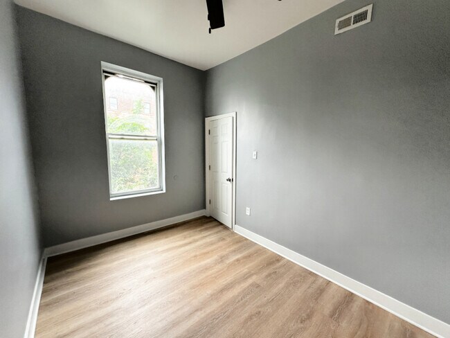 Building Photo - 2286 S Blue Island Ave