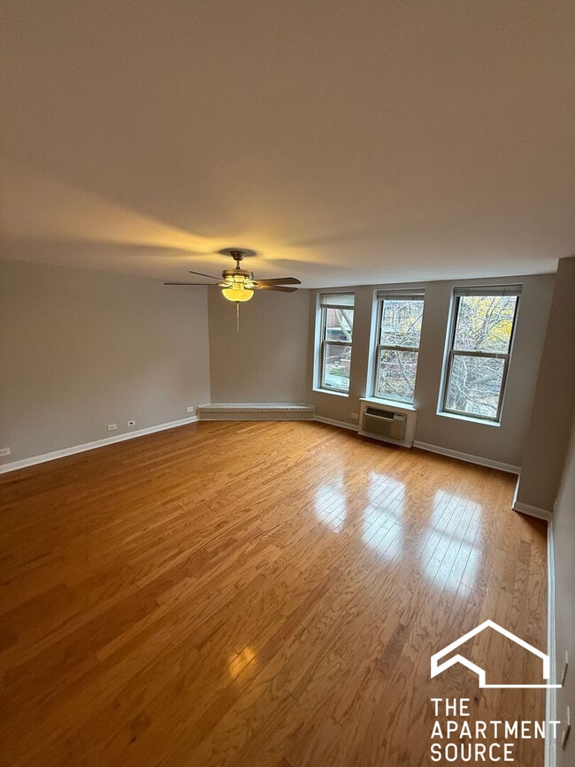 Building Photo - 744 W Gordon Terrace