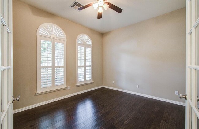 Building Photo - 5015 Crystal Wind Ln